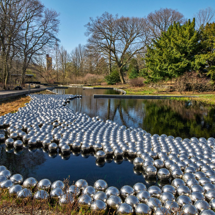 La nueva colección de Louis Vuitton y Yayoi Kusama: desde lunares de  colores a flores psicodélicas - Infobae